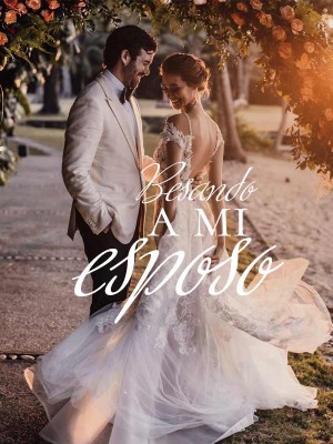 Besando a mi esposo