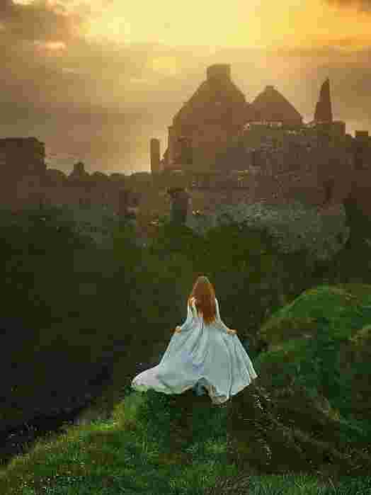 RED IN THE CASTLE