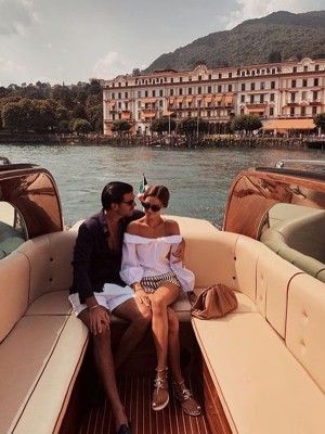 I stole seeds from a hot stranger, who happened to be my new boss.,